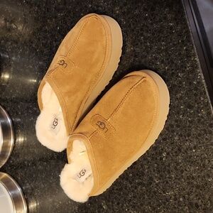 UGG Discoquette Slide Slipper, size 7M, Chestnut